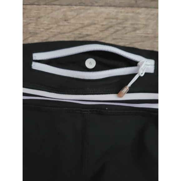 LULULEMON Run Inspire Crop Black & White Size 6 *EUC* - Picture 4 of 4